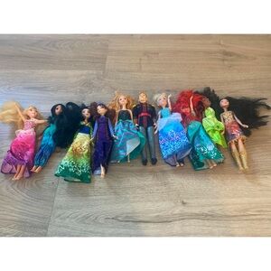 Disney Princess Doll Collection with 10 dolls and Vibrant Dresses